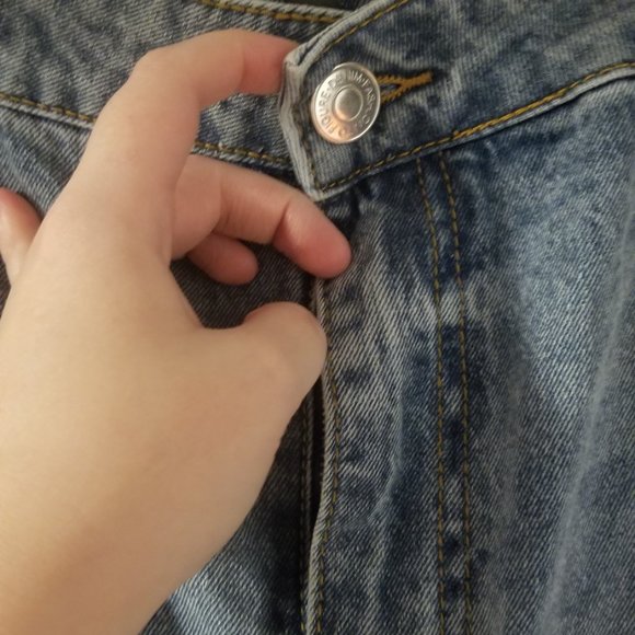 Highwaisted plus mom Jean's. - Picture 6 of 8